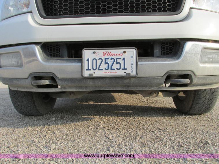 image for item F4047 2004 Ford F150 XLT Super Crew pickup truck