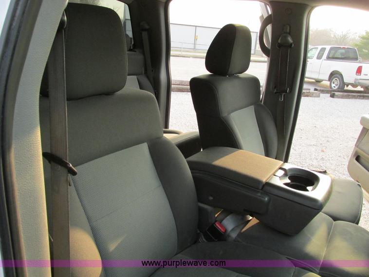 image for item F4048 2004 Ford F150 XLT Super Crew pickup truck