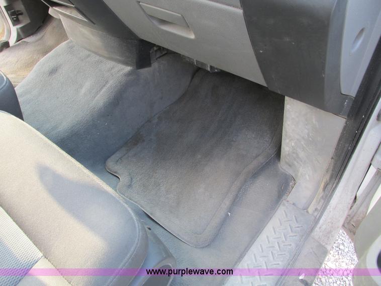 image for item F4048 2004 Ford F150 XLT Super Crew pickup truck