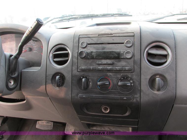 image for item F4048 2004 Ford F150 XLT Super Crew pickup truck