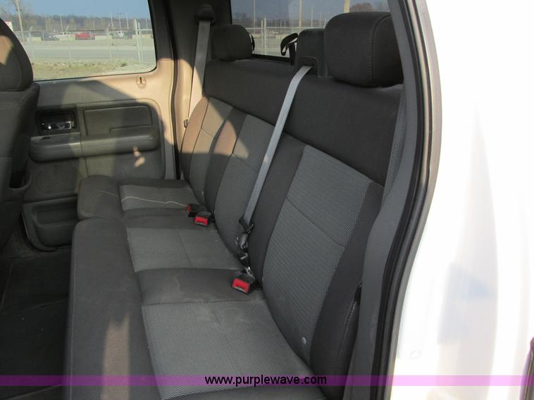 image for item F4048 2004 Ford F150 XLT Super Crew pickup truck