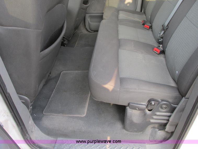 image for item F4048 2004 Ford F150 XLT Super Crew pickup truck