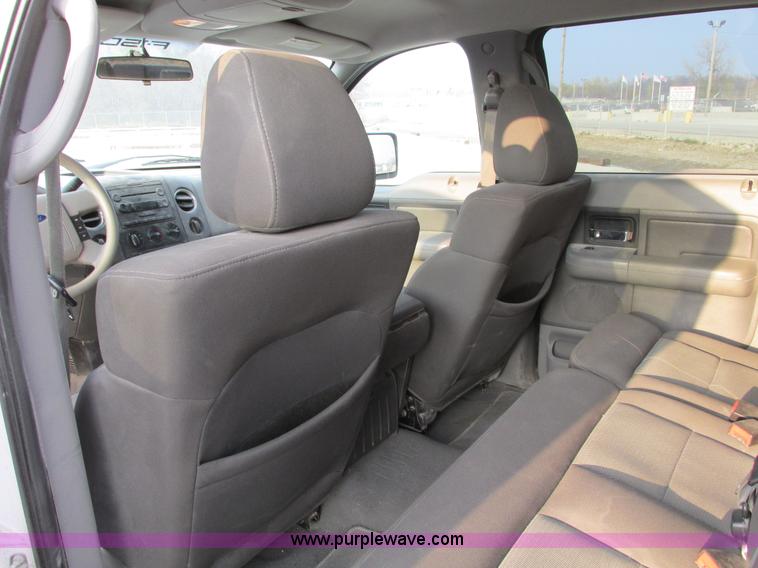 image for item F4048 2004 Ford F150 XLT Super Crew pickup truck