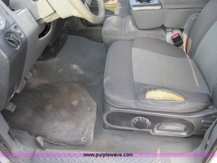 image for item F4048 2004 Ford F150 XLT Super Crew pickup truck