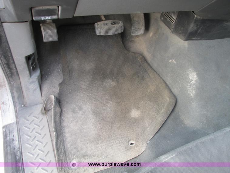 image for item F4048 2004 Ford F150 XLT Super Crew pickup truck