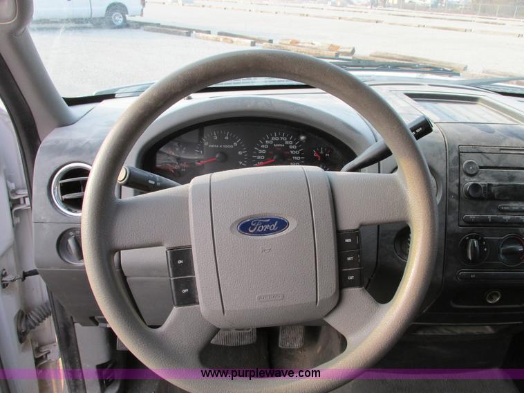 image for item F4048 2004 Ford F150 XLT Super Crew pickup truck