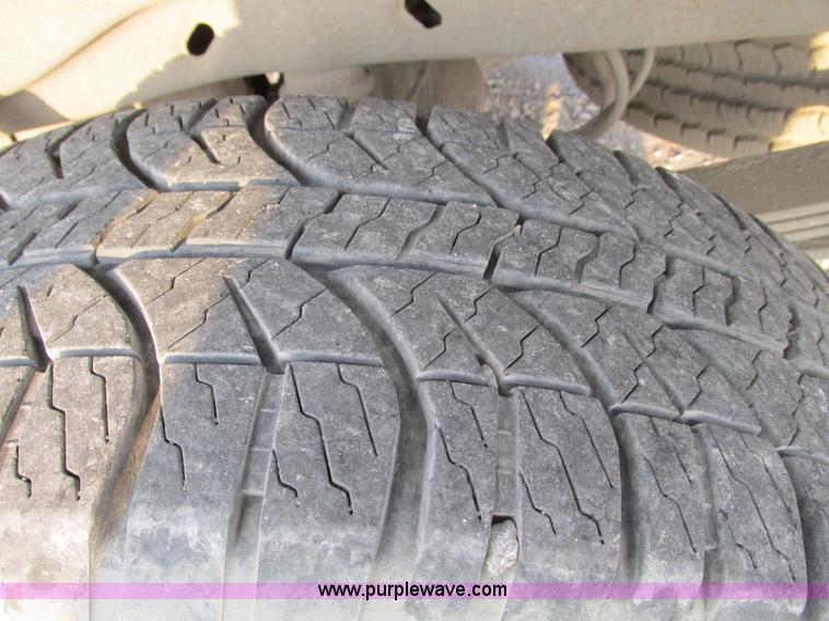 image for item F4048 2004 Ford F150 XLT Super Crew pickup truck