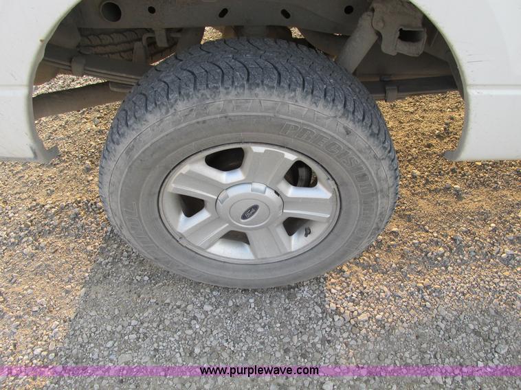 image for item F4048 2004 Ford F150 XLT Super Crew pickup truck