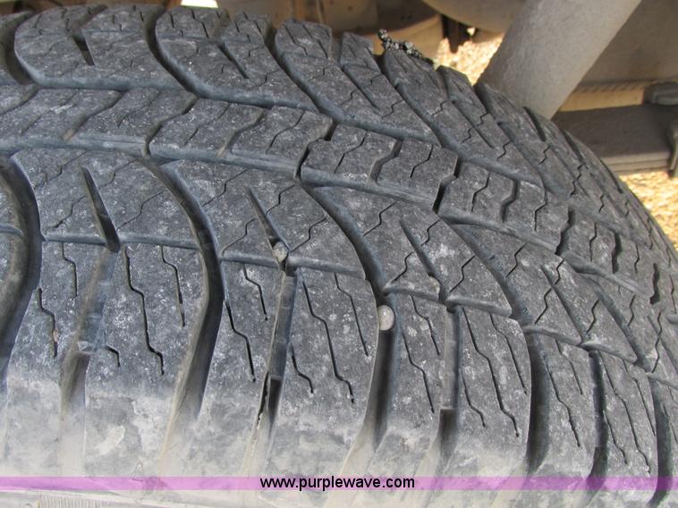 image for item F4048 2004 Ford F150 XLT Super Crew pickup truck