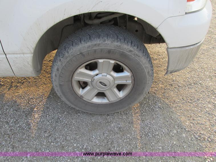 image for item F4048 2004 Ford F150 XLT Super Crew pickup truck