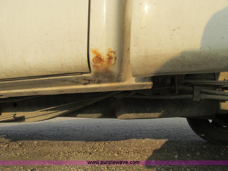 image for item F4048 2004 Ford F150 XLT Super Crew pickup truck