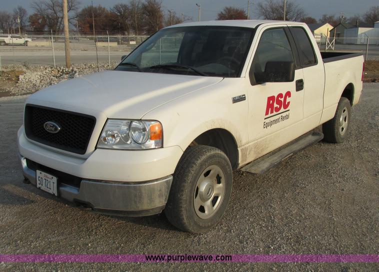 image for item F4049 2005 Ford F150 XLT SuperCab pickup truck