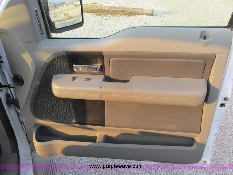image for item F4049 2005 Ford F150 XLT SuperCab pickup truck
