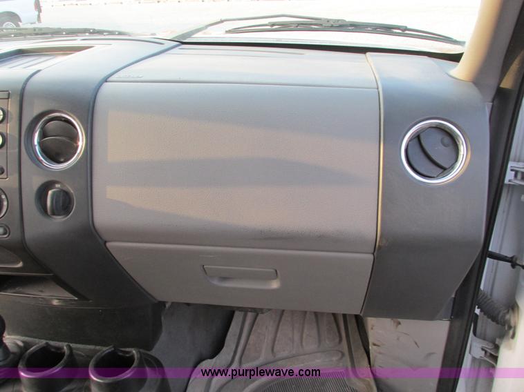 image for item F4049 2005 Ford F150 XLT SuperCab pickup truck