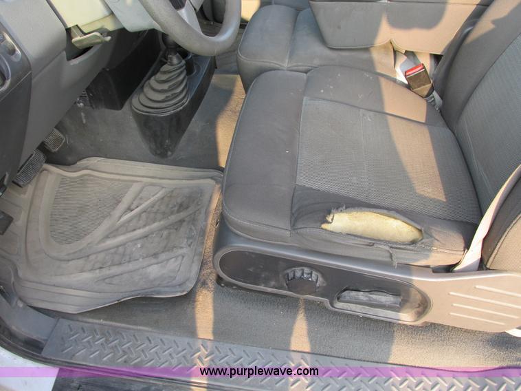 image for item F4049 2005 Ford F150 XLT SuperCab pickup truck