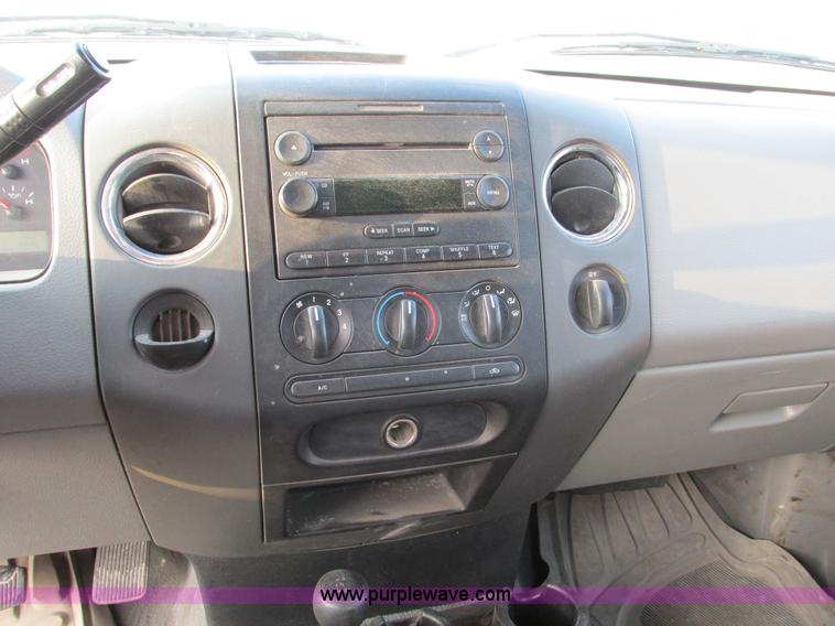 image for item F4049 2005 Ford F150 XLT SuperCab pickup truck