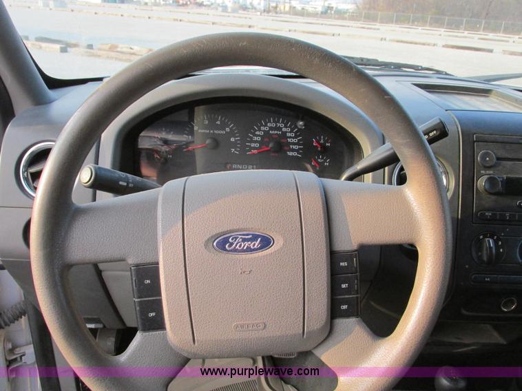 image for item F4049 2005 Ford F150 XLT SuperCab pickup truck