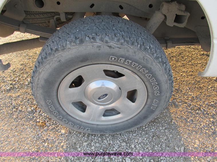 image for item F4049 2005 Ford F150 XLT SuperCab pickup truck