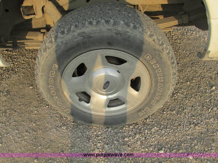 image for item F4049 2005 Ford F150 XLT SuperCab pickup truck