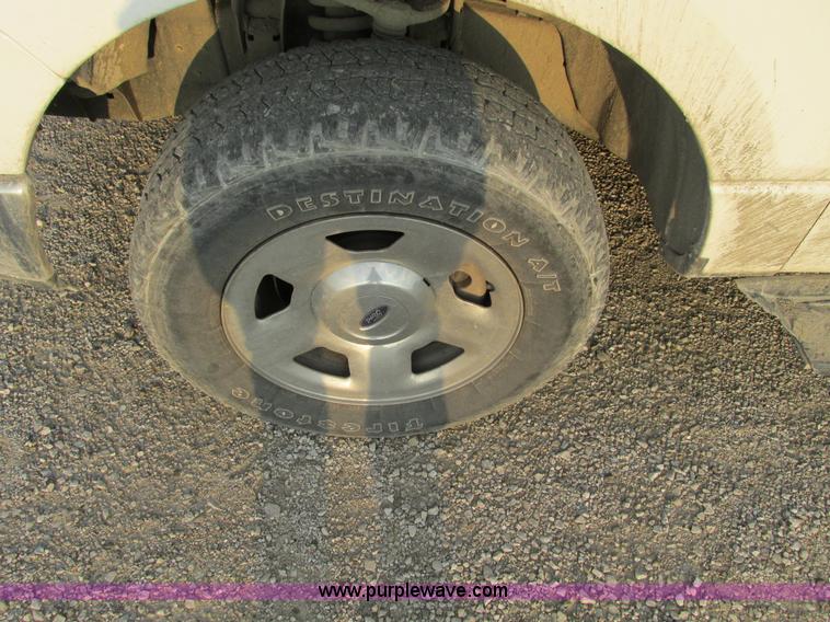 image for item F4049 2005 Ford F150 XLT SuperCab pickup truck