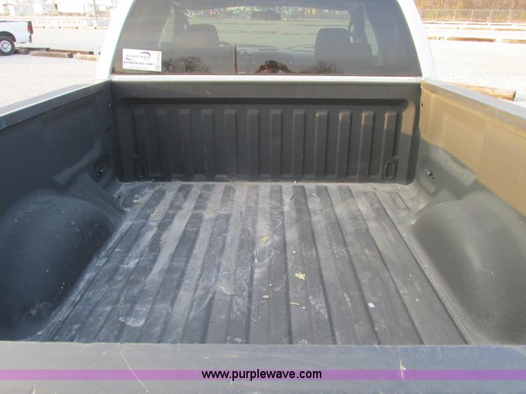 image for item F4049 2005 Ford F150 XLT SuperCab pickup truck