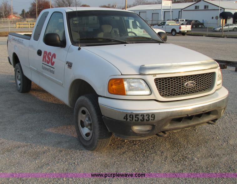 image for item F4050 2004 Ford F250 XLT SuperCab pickup truck