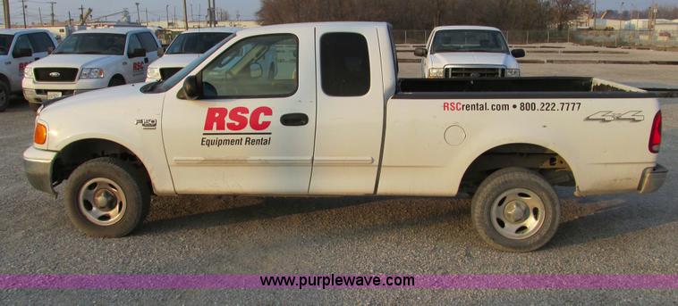 image for item F4050 2004 Ford F250 XLT SuperCab pickup truck