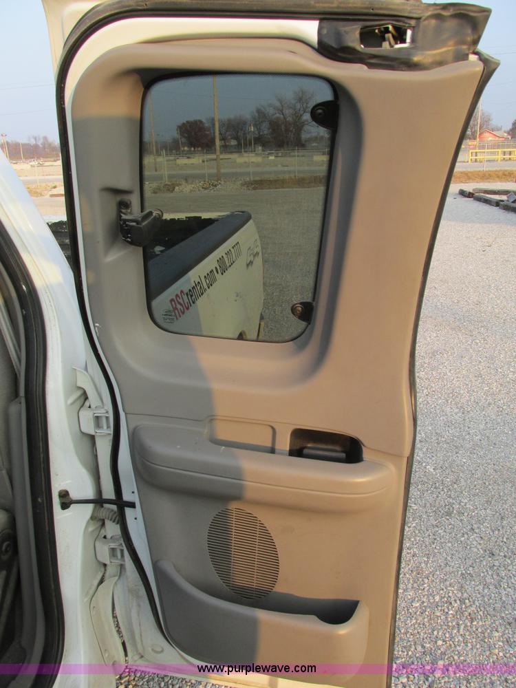 image for item F4050 2004 Ford F250 XLT SuperCab pickup truck