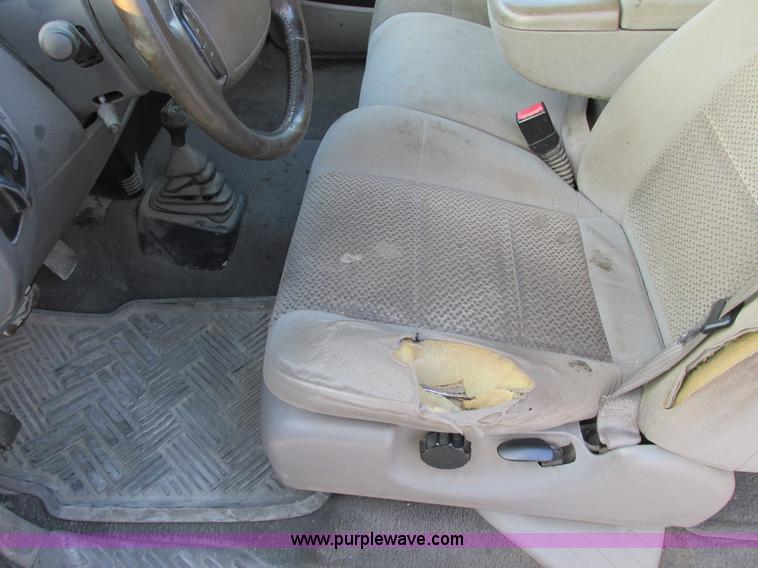 image for item F4050 2004 Ford F250 XLT SuperCab pickup truck