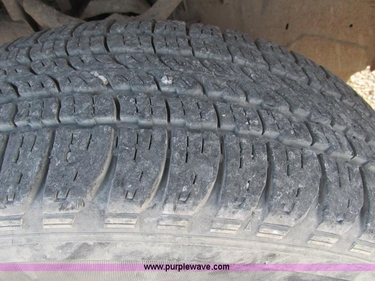 image for item F4050 2004 Ford F250 XLT SuperCab pickup truck