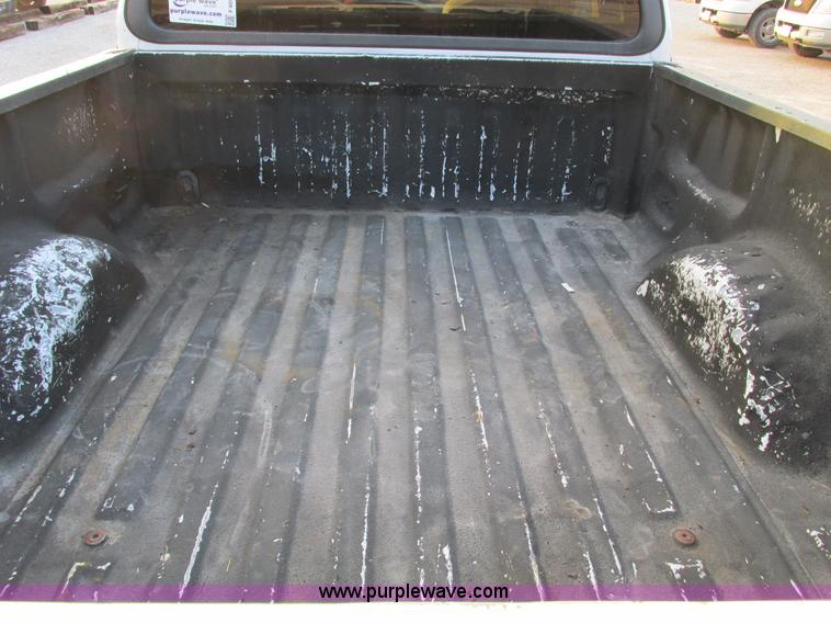 image for item F4050 2004 Ford F250 XLT SuperCab pickup truck