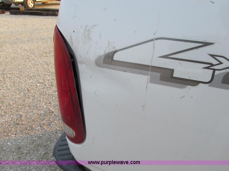 image for item F4050 2004 Ford F250 XLT SuperCab pickup truck