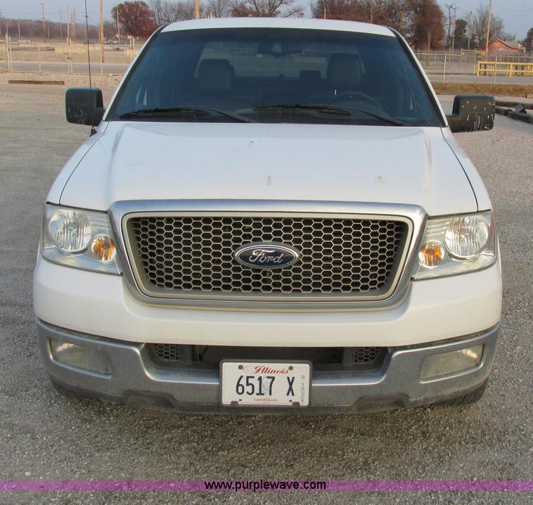 image for item F4051 2004 Ford F150 Lariat Super Crew pickup truck