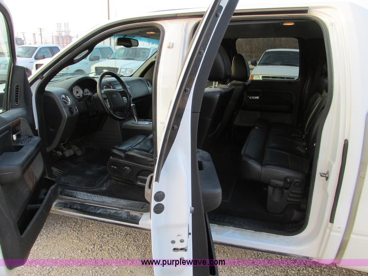 image for item F4051 2004 Ford F150 Lariat Super Crew pickup truck