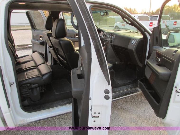 image for item F4051 2004 Ford F150 Lariat Super Crew pickup truck