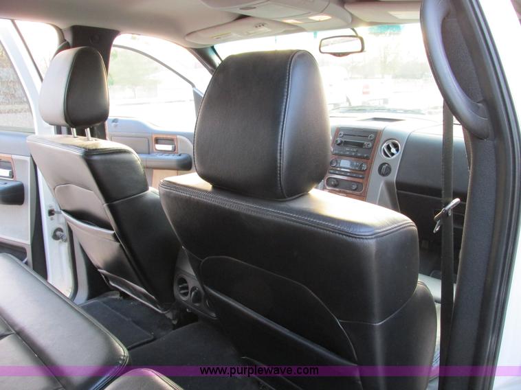 image for item F4051 2004 Ford F150 Lariat Super Crew pickup truck