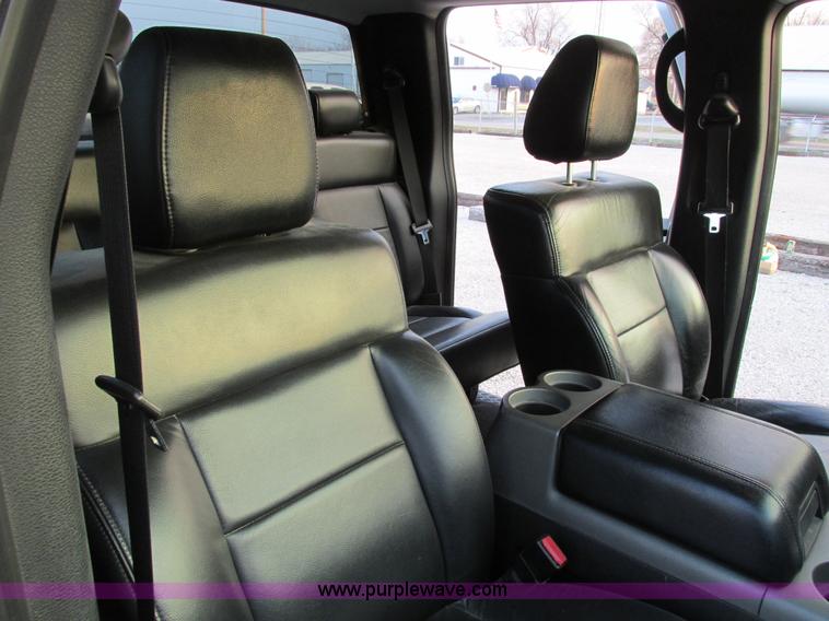 image for item F4051 2004 Ford F150 Lariat Super Crew pickup truck