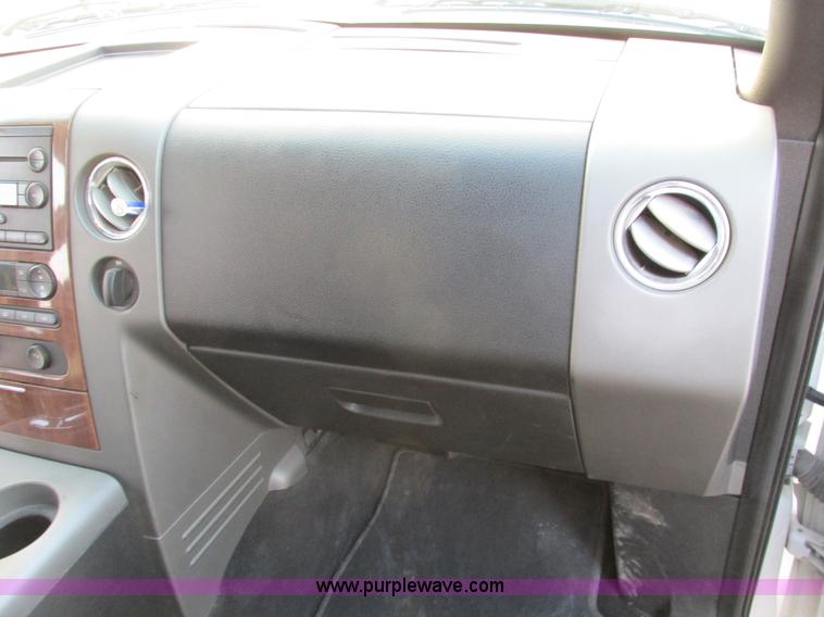 image for item F4051 2004 Ford F150 Lariat Super Crew pickup truck