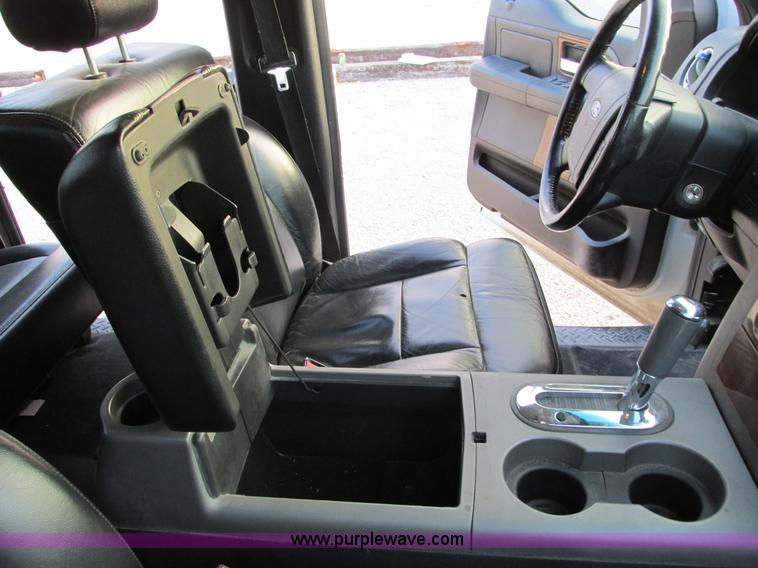 image for item F4051 2004 Ford F150 Lariat Super Crew pickup truck