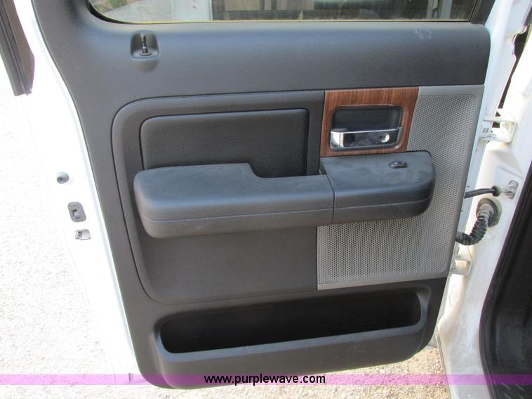 image for item F4051 2004 Ford F150 Lariat Super Crew pickup truck