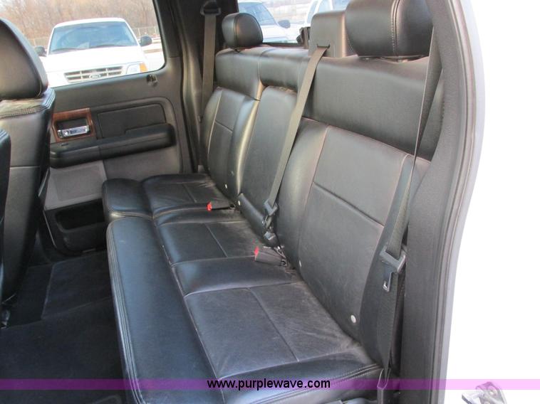 image for item F4051 2004 Ford F150 Lariat Super Crew pickup truck