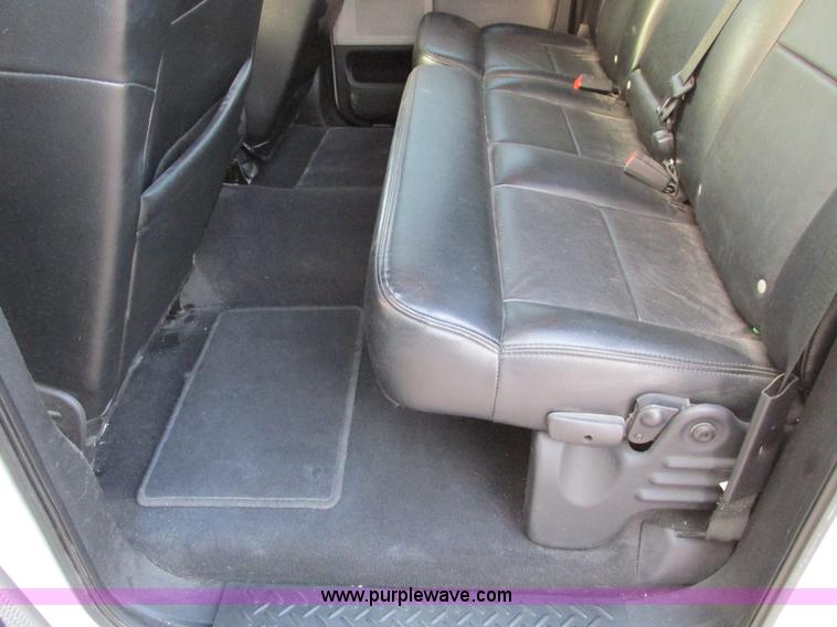 image for item F4051 2004 Ford F150 Lariat Super Crew pickup truck