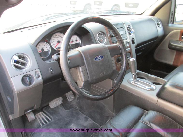 image for item F4051 2004 Ford F150 Lariat Super Crew pickup truck