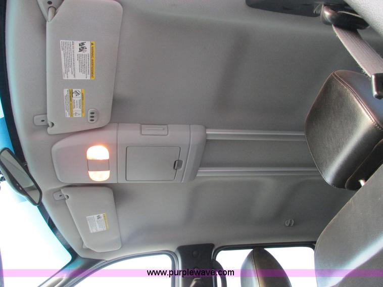 image for item F4051 2004 Ford F150 Lariat Super Crew pickup truck