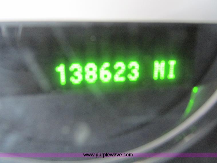 image for item F4051 2004 Ford F150 Lariat Super Crew pickup truck