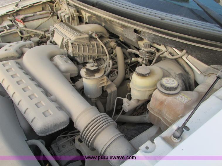 image for item F4051 2004 Ford F150 Lariat Super Crew pickup truck