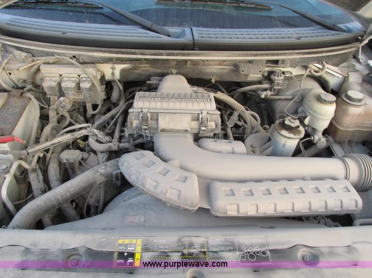 image for item F4051 2004 Ford F150 Lariat Super Crew pickup truck