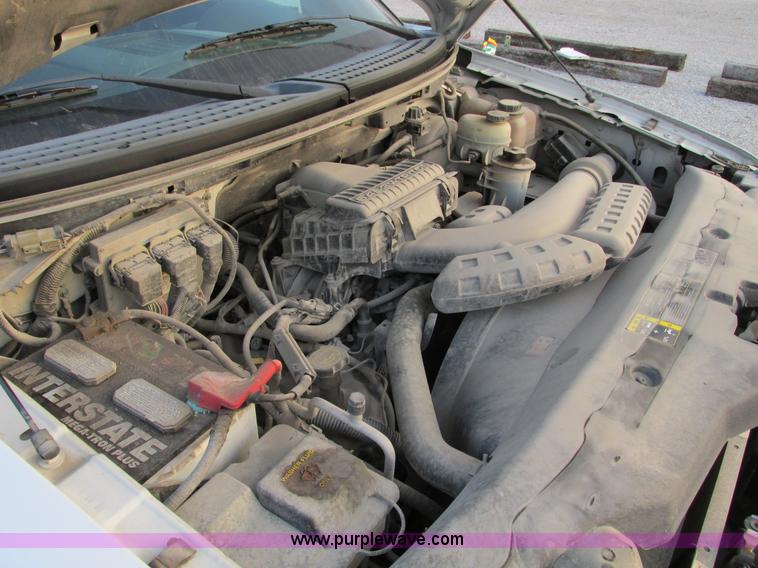 image for item F4051 2004 Ford F150 Lariat Super Crew pickup truck