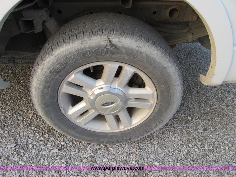 image for item F4051 2004 Ford F150 Lariat Super Crew pickup truck