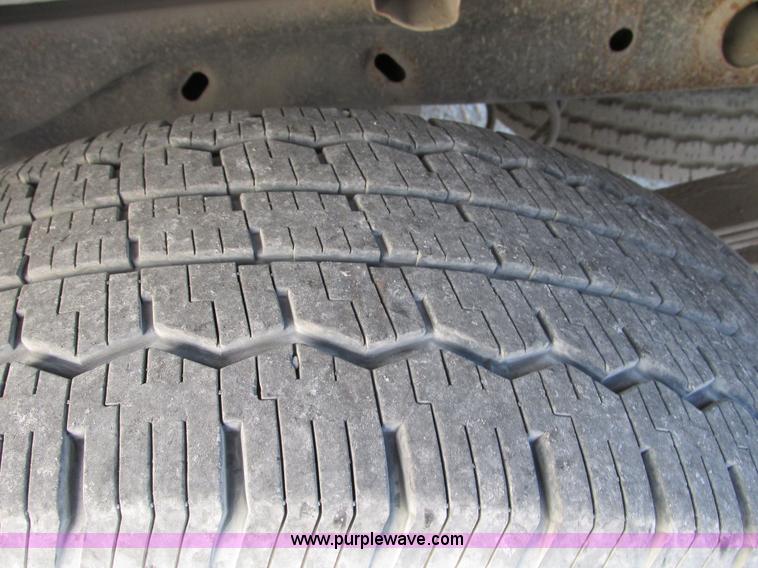 image for item F4051 2004 Ford F150 Lariat Super Crew pickup truck